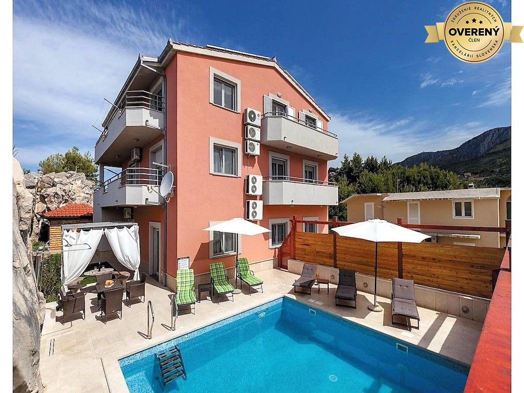 APARTMÁNOVÁ VILA S BAZÉNOM A VÝHĽADOM NA MORE – fotografia 3