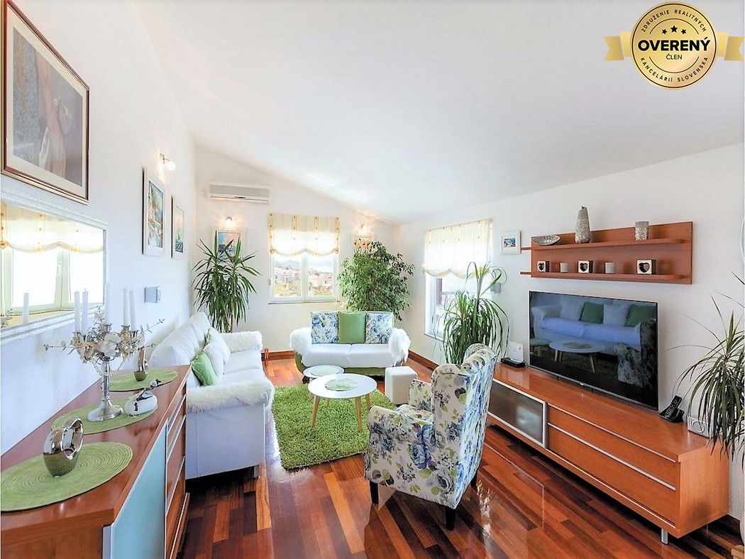APARTMÁNOVÁ VILA S BAZÉNOM A VÝHĽADOM NA MORE – fotografia 6