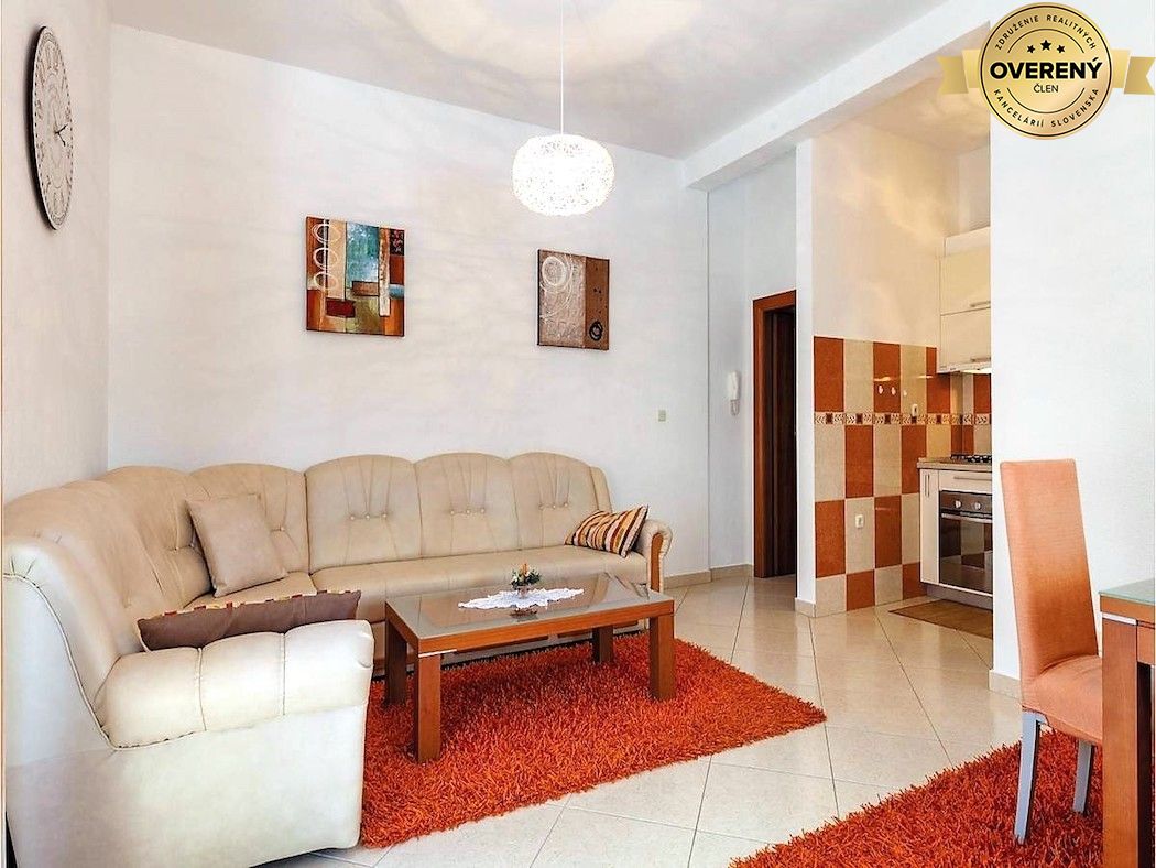 APARTMÁNOVÁ VILA S BAZÉNOM A VÝHĽADOM NA MORE – fotografia 10