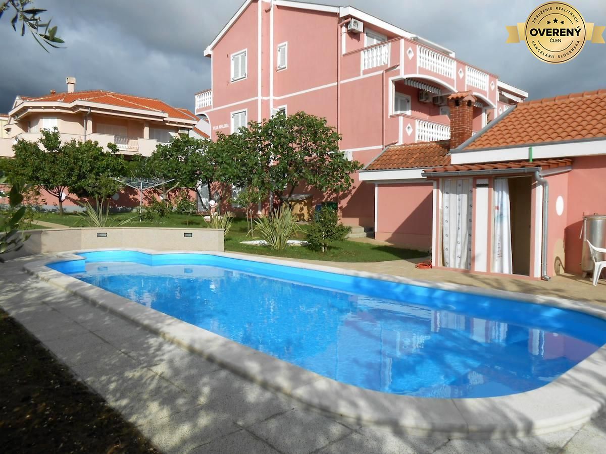 VILLA S BAZÉNOM A VÝHĽADOM NA MORE, ZADAR – fotografia 1