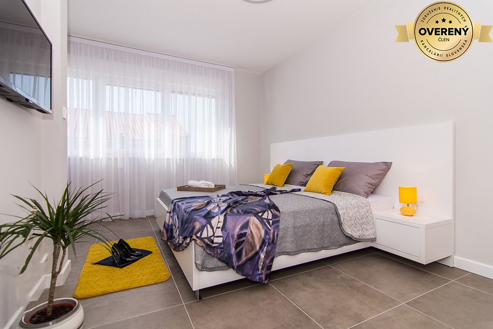 MODERNÍ LUXUSNÍ VILA 350 M OD MOŘE, KAŠTEL KAMBELOVAC – fotografia 6