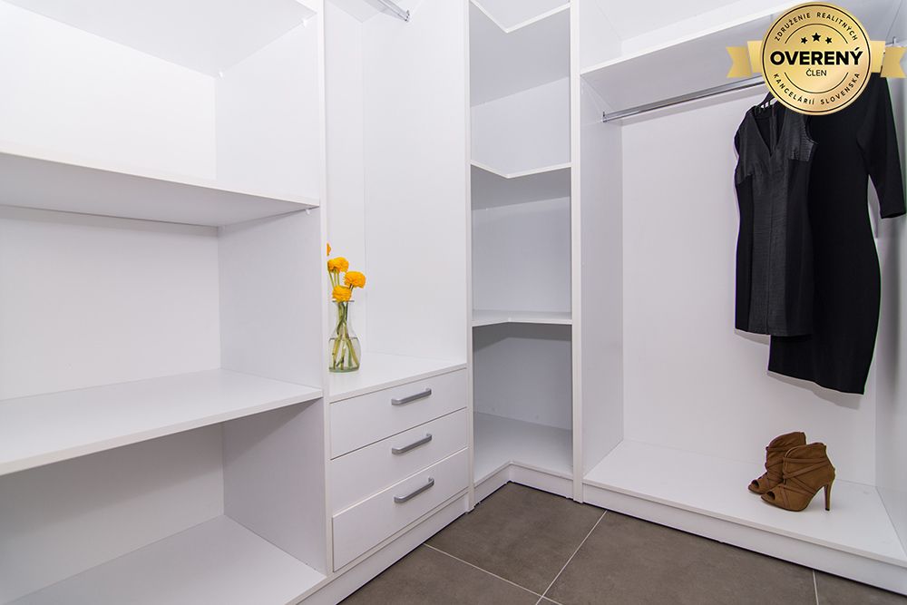 MODERNÍ LUXUSNÍ VILA 350 M OD MOŘE, KAŠTEL KAMBELOVAC – fotografia 9
