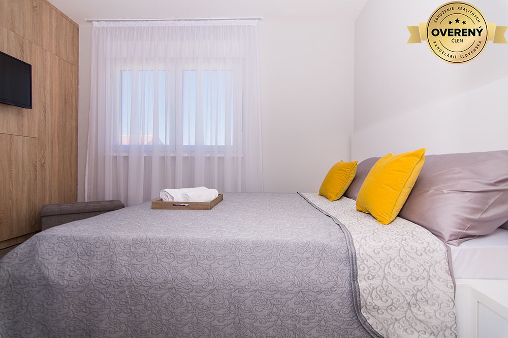 MODERNÍ LUXUSNÍ VILA 350 M OD MOŘE, KAŠTEL KAMBELOVAC – fotografia 10