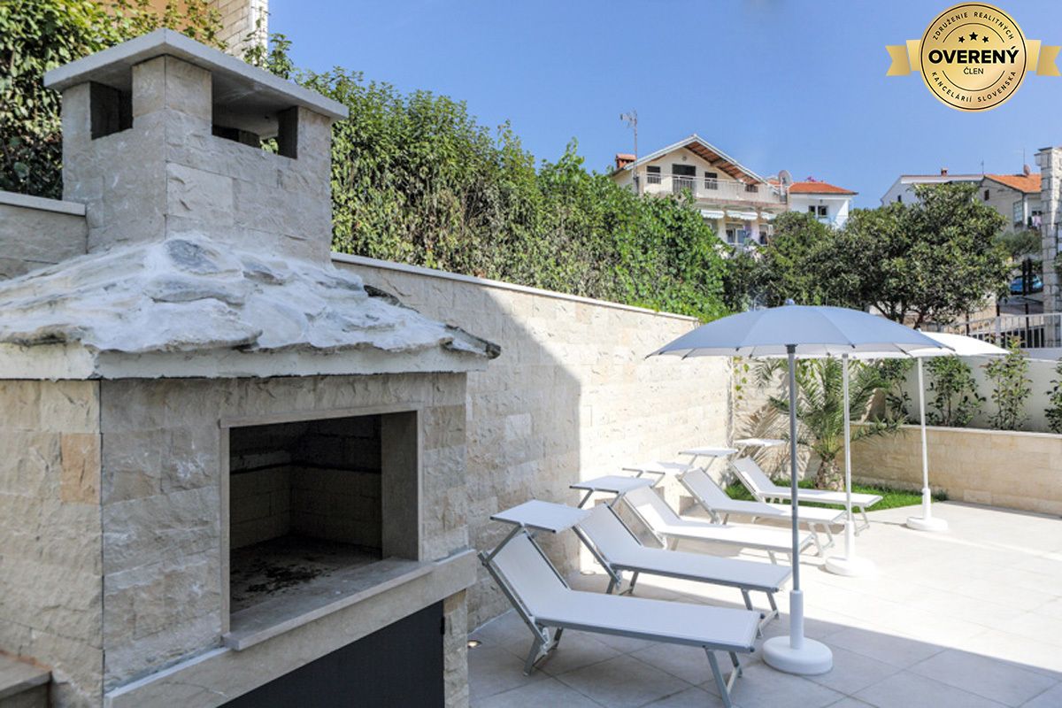 ŠPIČKOVĚ ZAŘÍZENÁ VILA S BAZÉNEM, TROGIR - ČIOVO – fotografia 7