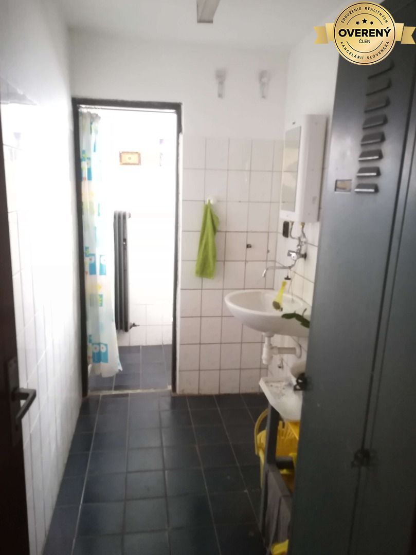 Výrobné priestory 200m2 na prenájom, Nová Baňa – fotografia 6