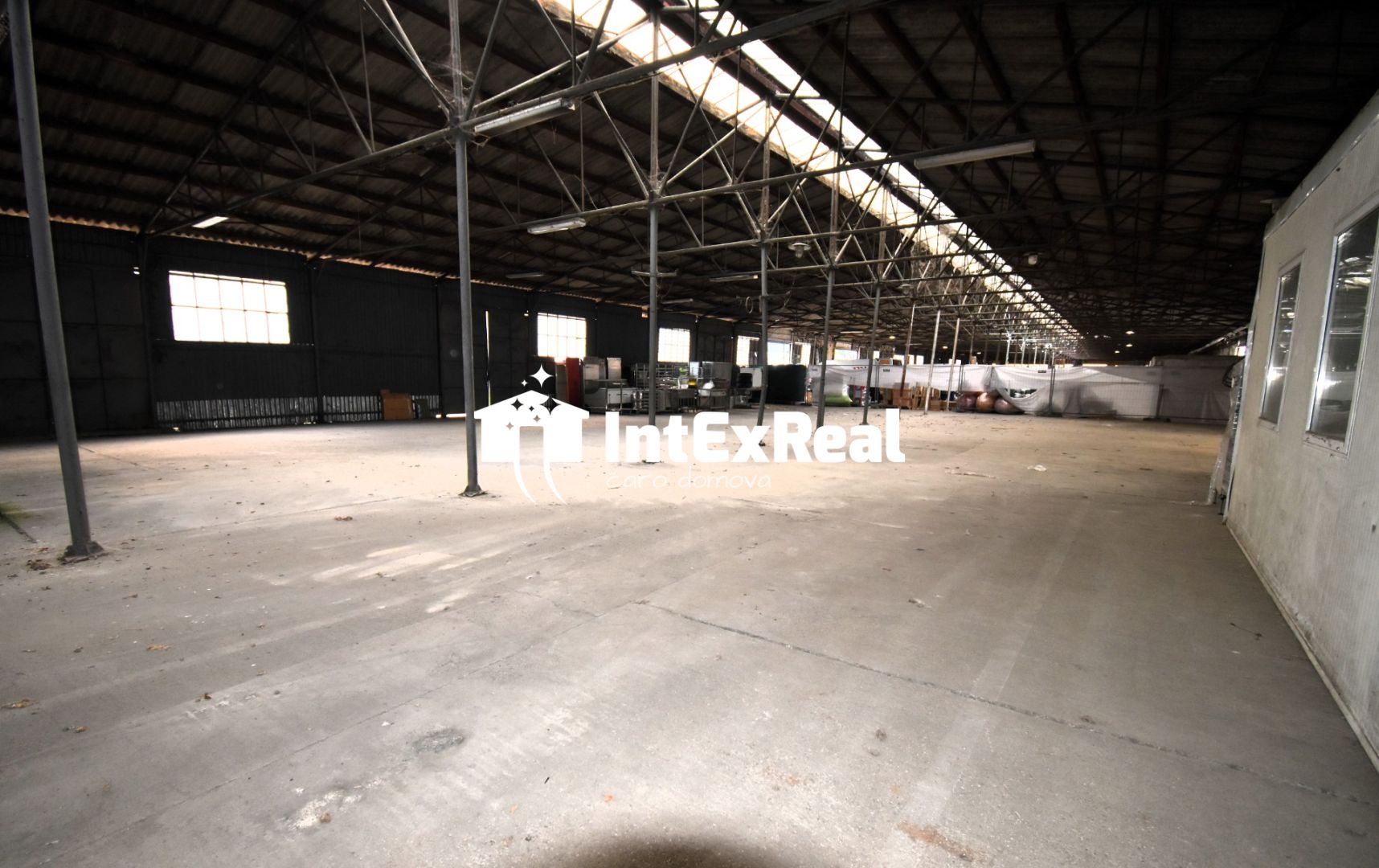 Prenájom plechový sklad, priemyselná zóna, 3000m2, Galanta – fotografia 4