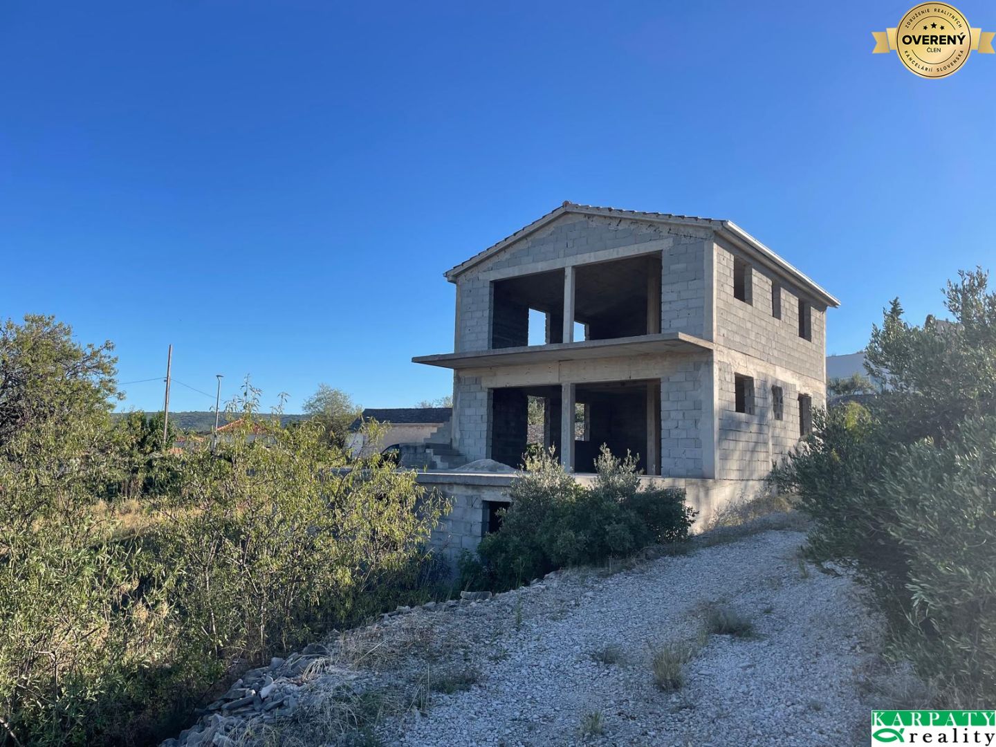 Na predaj hrubá stavba - apartmánový dom na ostrove Brač, Chorvatsko! – fotografia 1