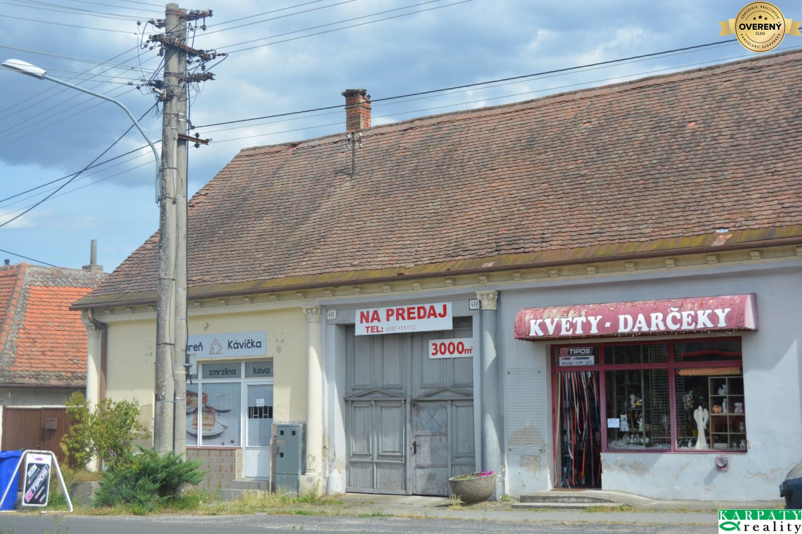 Historický objekt s 2 obchodmi, tanečnou sálou a stavebnými pozemkami! – fotografia 1