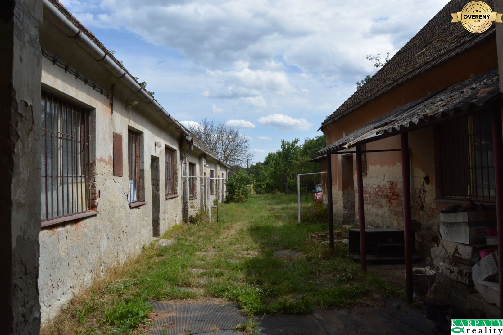 Historický objekt s 2 obchodmi, tanečnou sálou a stavebnými pozemkami! – fotografia 4