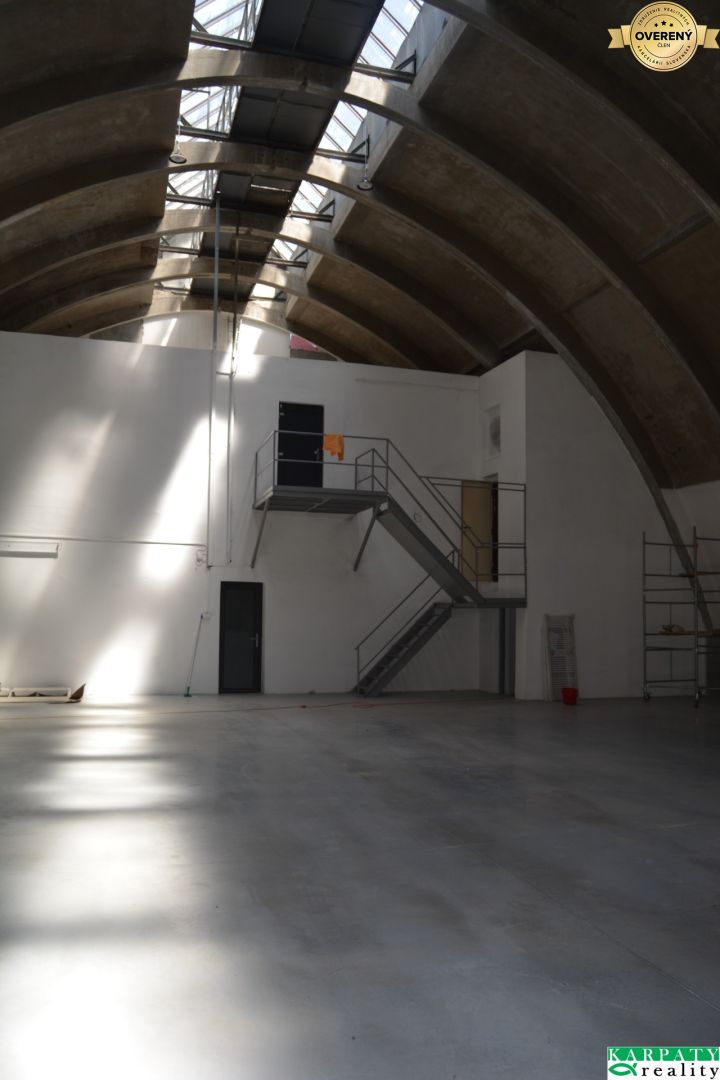 Prenájom haly s pevnou parabolickou konštrukciou, 1000 m2, Hlohovec! – fotografia 4