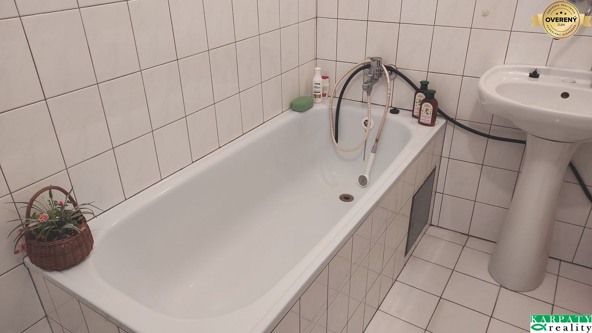 Polyfunkčný dom pri fontáne v srdci Brezovej, bývanie i podnikanie! – fotografia 9