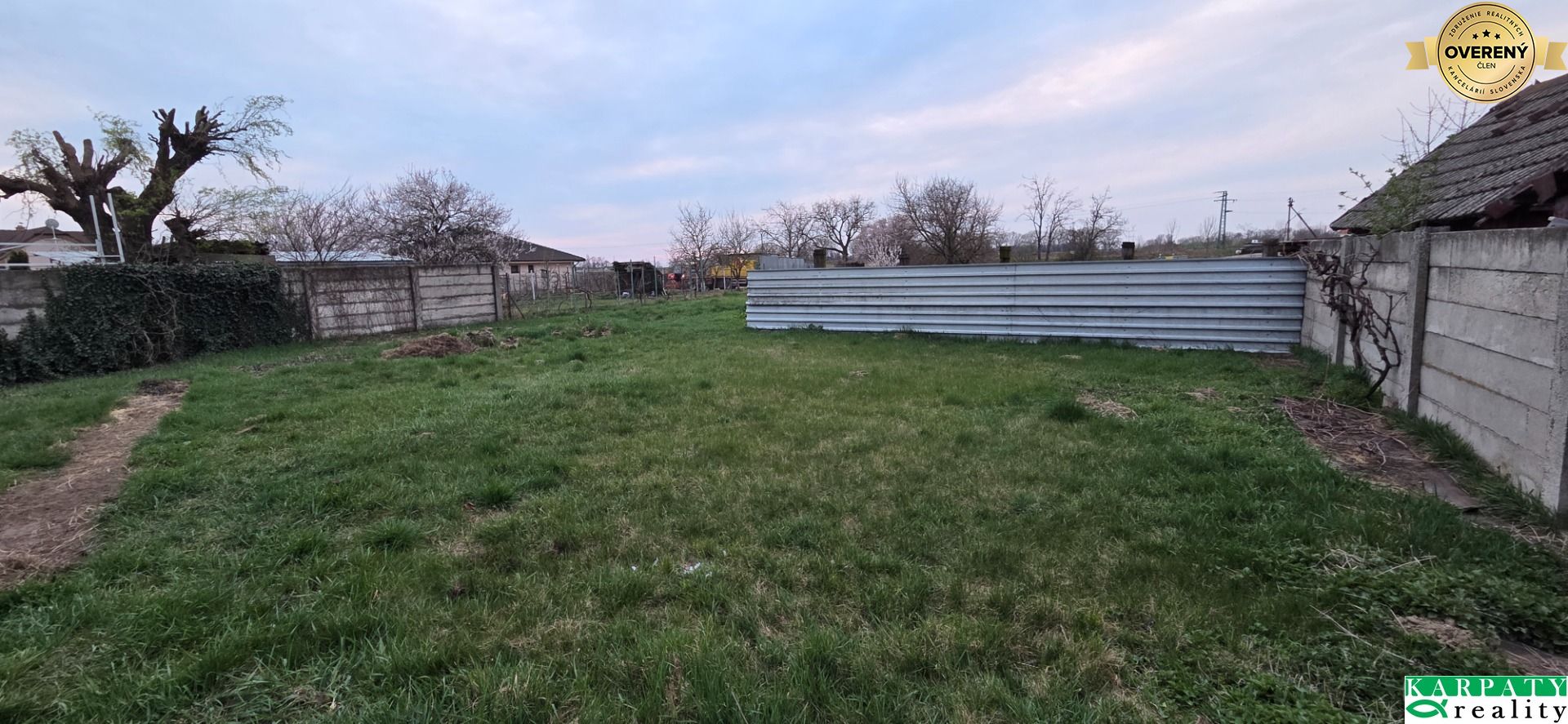 Na predaj stavebný pozemok pre 2 domy v obci Šurovce! – fotografia 4