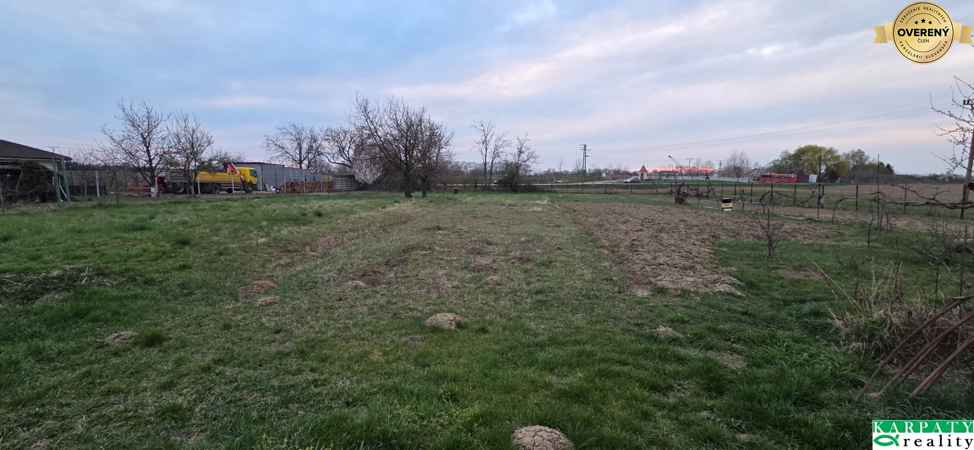 Na predaj stavebný pozemok pre 2 domy v obci Šurovce! – fotografia 5