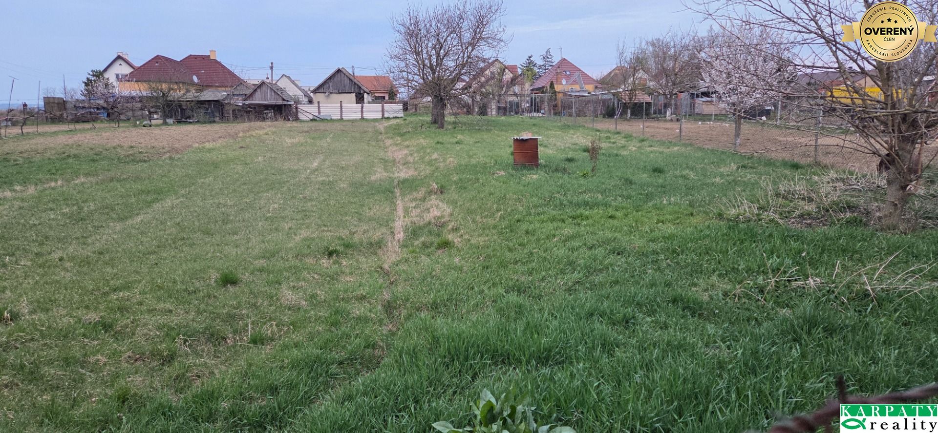 Na predaj stavebný pozemok pre 2 domy v obci Šurovce! – fotografia 7