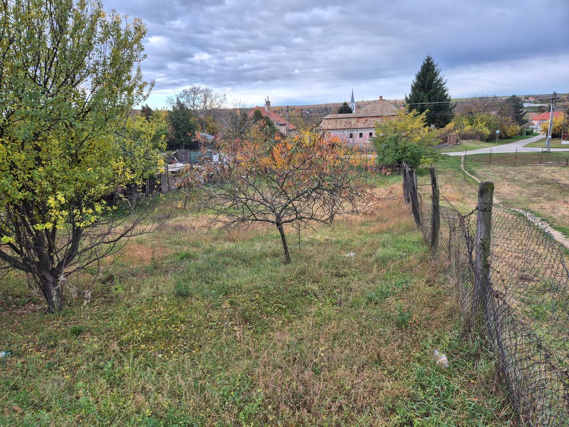 Stavebný pozemok v obci Dulovce. – fotografia 8