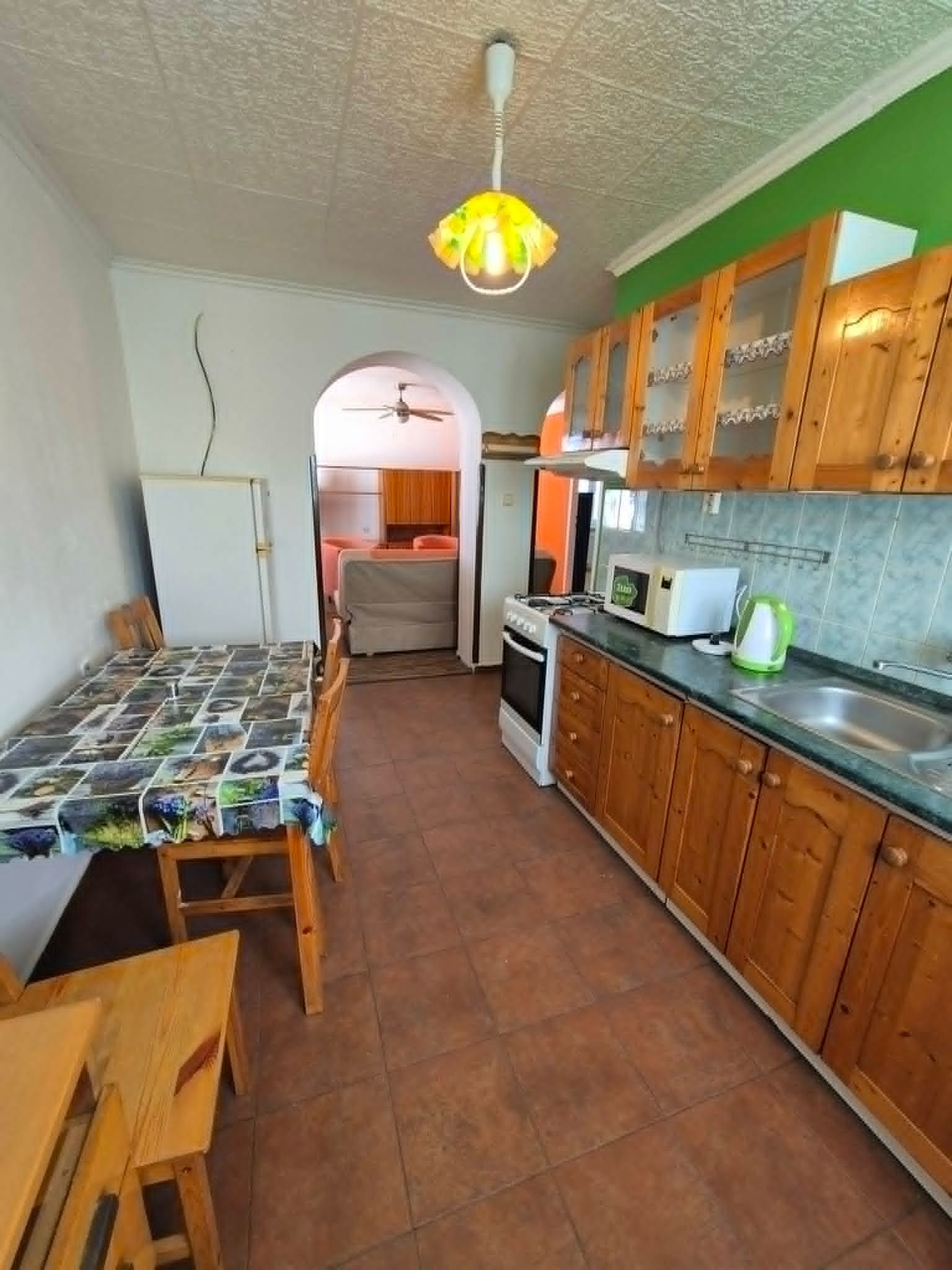 PREDAJ - čiastočne prerobený 2 izbový tehlový byt v Komárne – fotografia 1