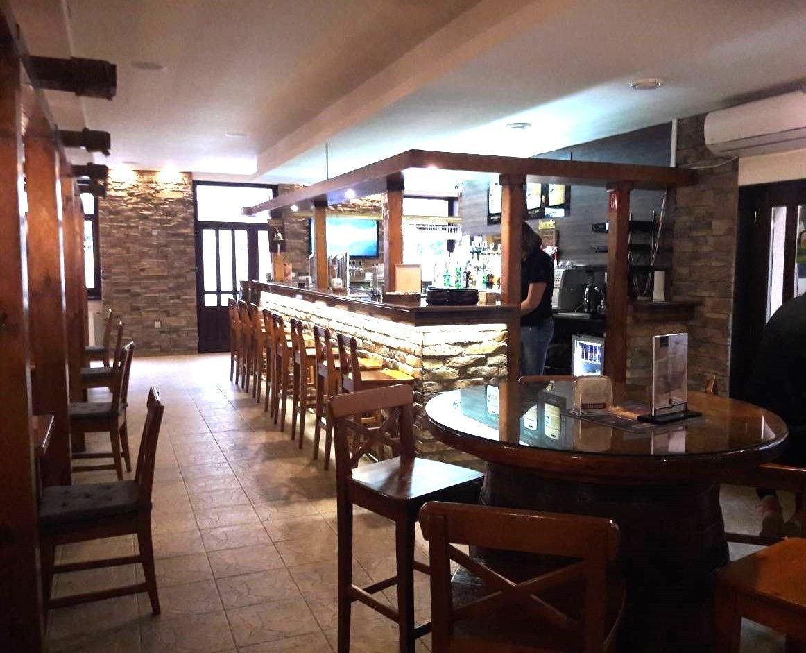 PREDAJ/ VÝMENA - POLYFUNKČNÝ DOM V CENTRE KOMÁRNA - POHOSTINSTVO / PUB, FITNESS CENTRUM, KADERNÍCTVO, MANIKÚRA-PEDIKÚRA, KOZMETIKA, MASÉRSKY SALÓN! – fotografia 1