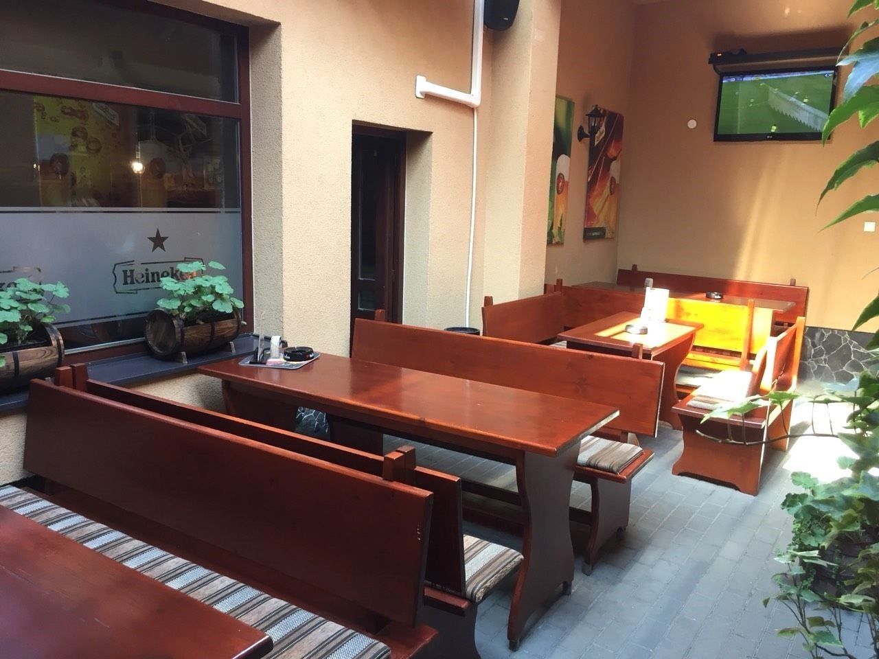 PREDAJ/ VÝMENA - POLYFUNKČNÝ DOM V CENTRE KOMÁRNA - POHOSTINSTVO / PUB, FITNESS CENTRUM, KADERNÍCTVO, MANIKÚRA-PEDIKÚRA, KOZMETIKA, MASÉRSKY SALÓN! – fotografia 3