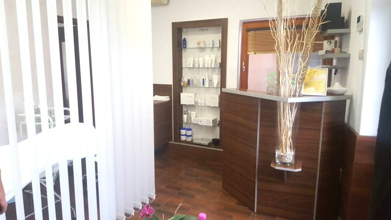 PREDAJ/ VÝMENA - POLYFUNKČNÝ DOM V CENTRE KOMÁRNA - POHOSTINSTVO / PUB, FITNESS CENTRUM, KADERNÍCTVO, MANIKÚRA-PEDIKÚRA, KOZMETIKA, MASÉRSKY SALÓN! – fotografia 8