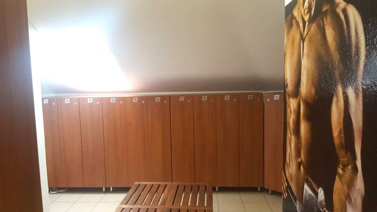 PREDAJ/ VÝMENA - POLYFUNKČNÝ DOM V CENTRE KOMÁRNA - POHOSTINSTVO / PUB, FITNESS CENTRUM, KADERNÍCTVO, MANIKÚRA-PEDIKÚRA, KOZMETIKA, MASÉRSKY SALÓN! – fotografia 9