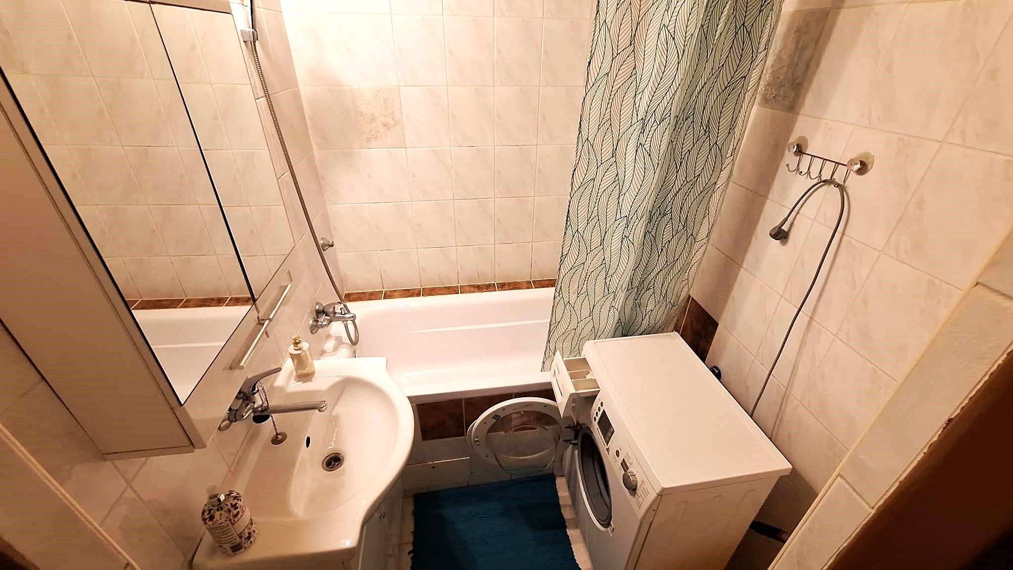 EXKLUZÍVNY PREDAJ - Čiastočne prerobený 3 izbový byt s loggiou na Českej ul. v Komárne VII. sídlisko DOHODA MOŽNÁ! – fotografia 5