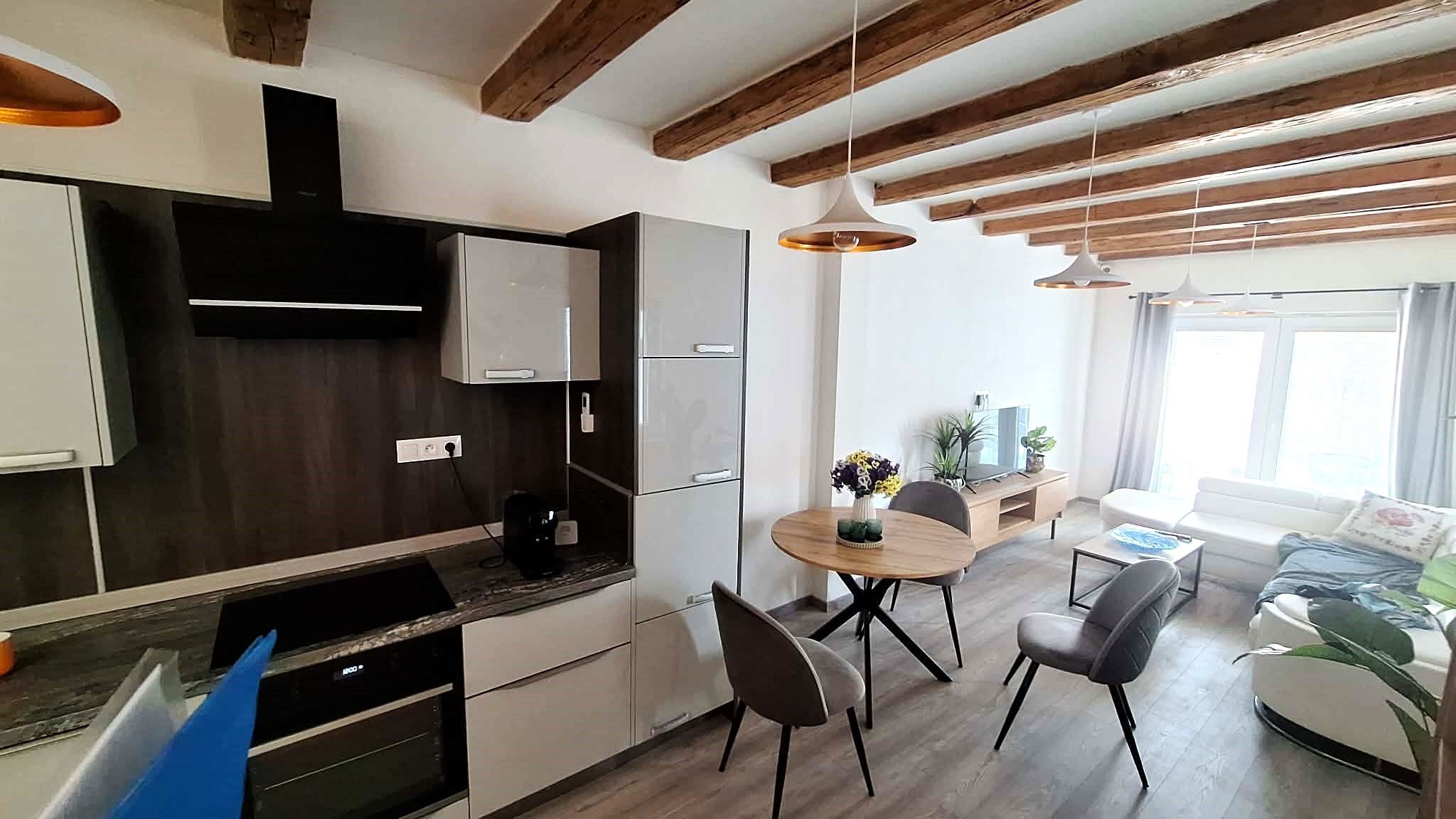 PREDAJ - Kompletne prerobený 4 izbový rodinný dom v CENTRE Komárna pamiatková zóna VÝHODNÁ KÚPA! – fotografia 4