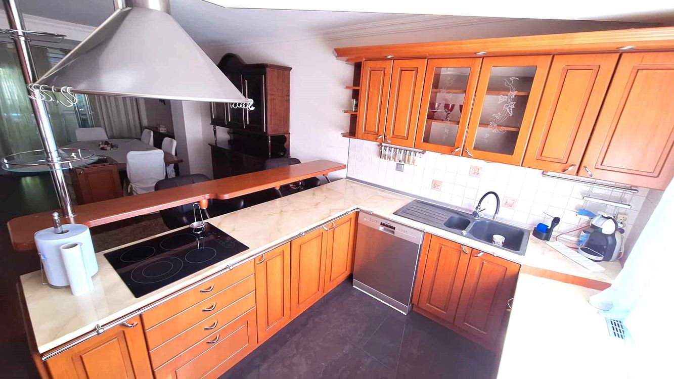 PREDAJ - Kompletne prerobený 5 izbový rodinný dom v tichej a vyhľadávanej lokalite v Komárne – fotografia 7