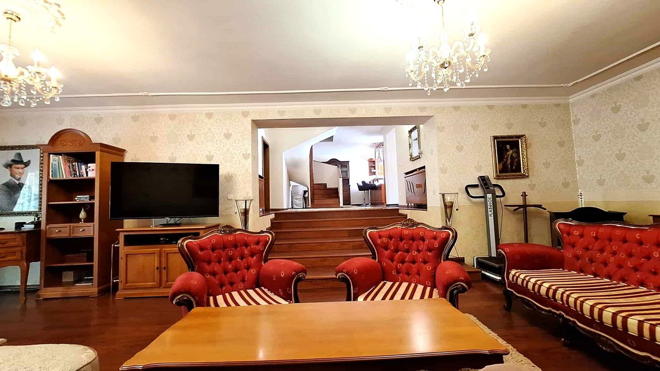 PREDAJ - Kompletne prerobený 5 izbový rodinný dom v tichej a vyhľadávanej lokalite v Komárne – fotografia 10