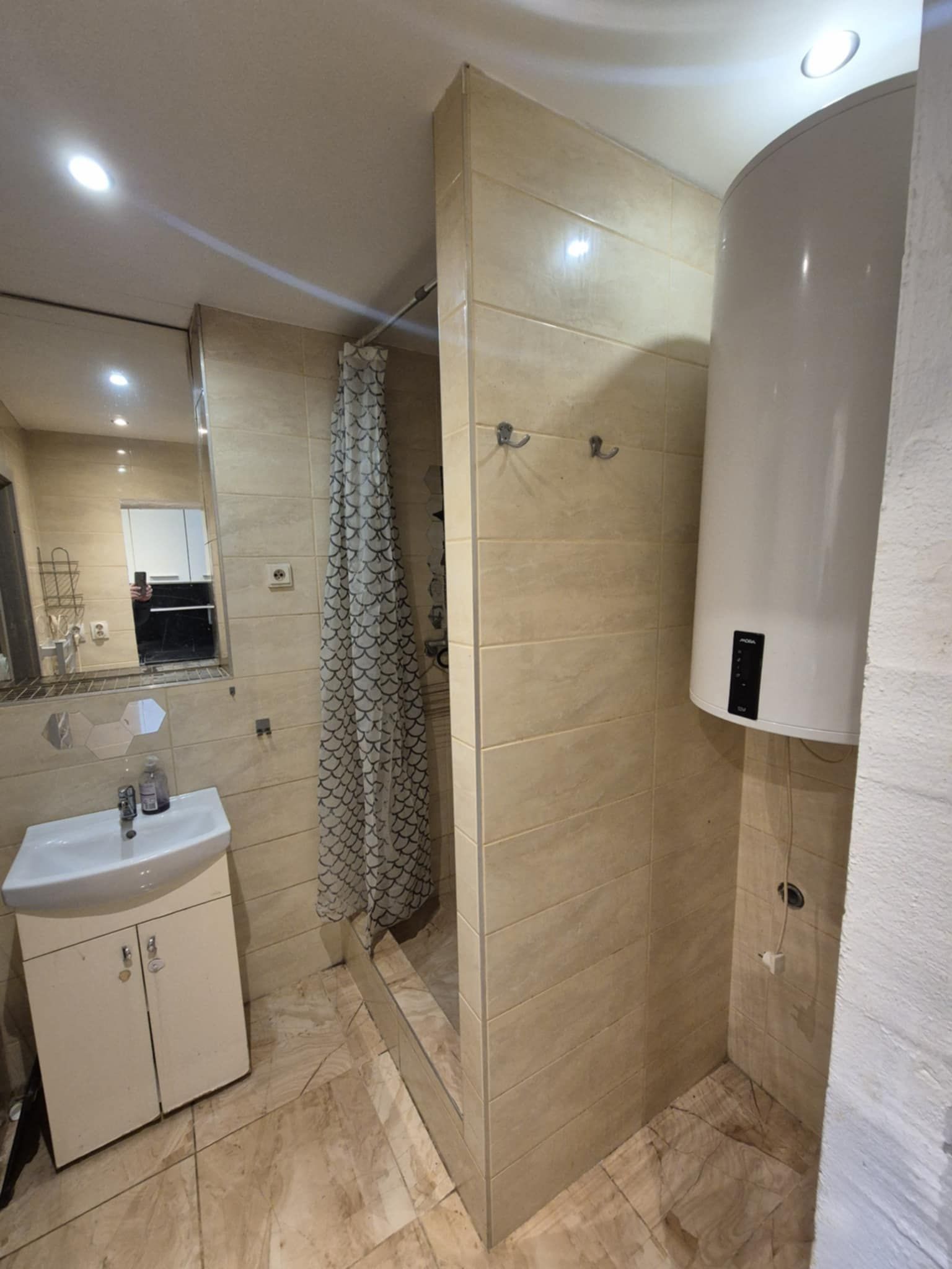 PREDAJ - 2 izbový tehlový byt prerobený na 3 izbový byt s vlastným kúrením v Komárne – fotografia 6