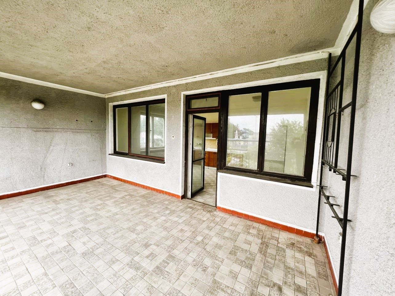 PREDAJ - 6 izbový poschodový dvojgeneračný tehlový rodinný dom v BENE, Komárno – fotografia 1