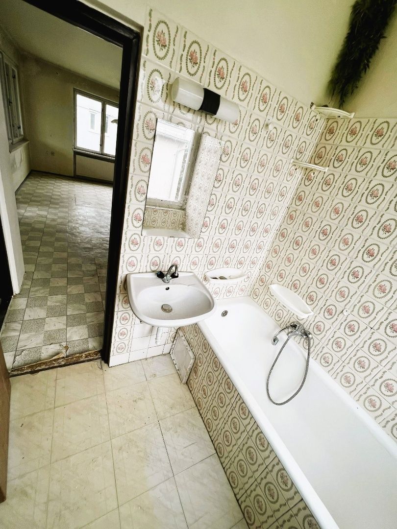 PREDAJ - 6 izbový poschodový dvojgeneračný tehlový rodinný dom v BENE, Komárno – fotografia 5