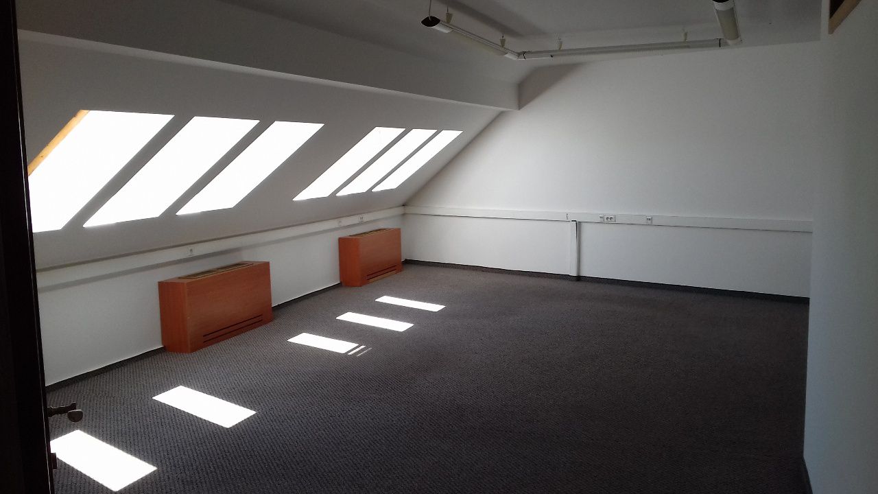 Ponúkame na prenájom 8 kancelárskych priestorov rozlohou od 12,7 m2  do 94 m2 – fotografia 3
