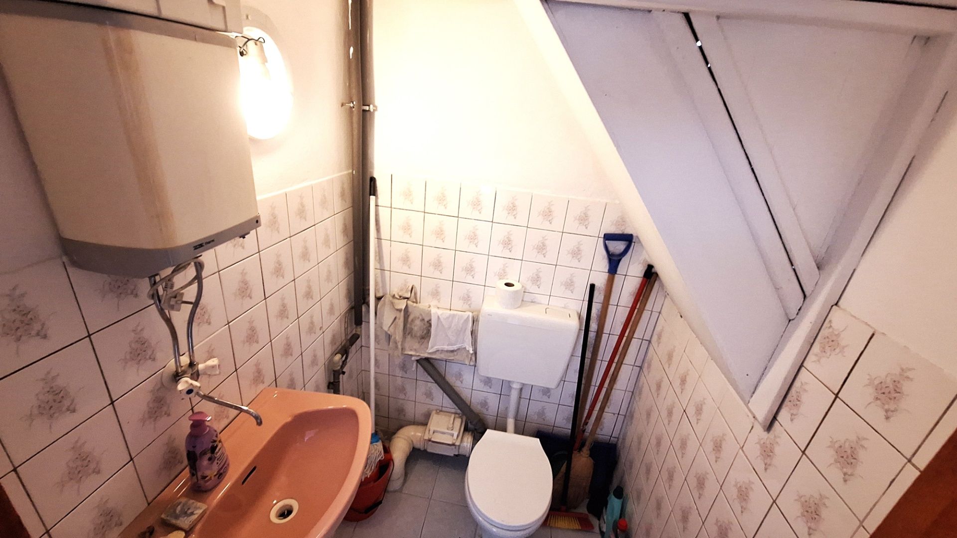IBA U NÁS! PREDAJ - Polyfunkčný objekt vhodný na kanceláriu, obchod, salón v Komárne – fotografia 6