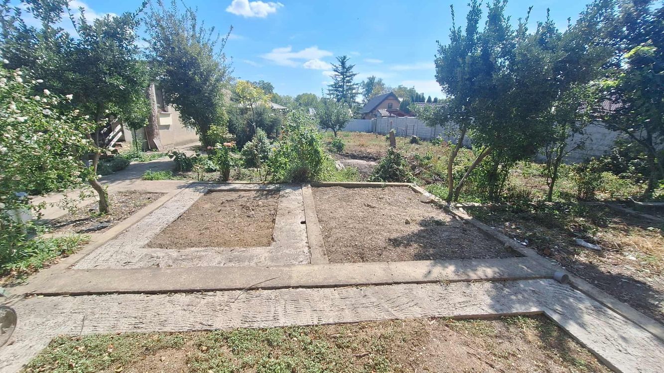 IBA U NÁS! PREDAJ - 4 izbový dom vhodný na rekonštrukciu podľa vlastných predstáv na Alžbetinom ostrove v Komárne – fotografia 1