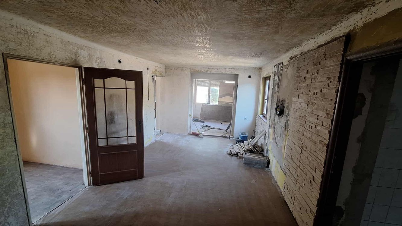 IBA U NÁS! PREDAJ - 4 izbový dom vhodný na rekonštrukciu podľa vlastných predstáv na Alžbetinom ostrove v Komárne – fotografia 10