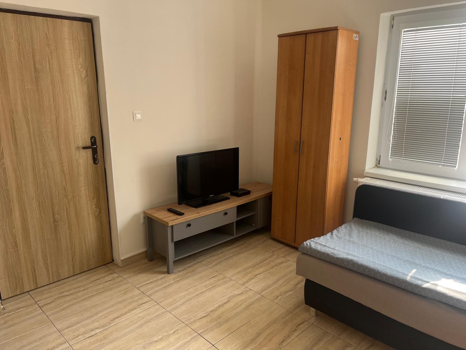 UBYTOVANIE PRE FIRMY A AGENTÚRY – ŠURANY, KOSTOLNÝ SEK – fotografia 2