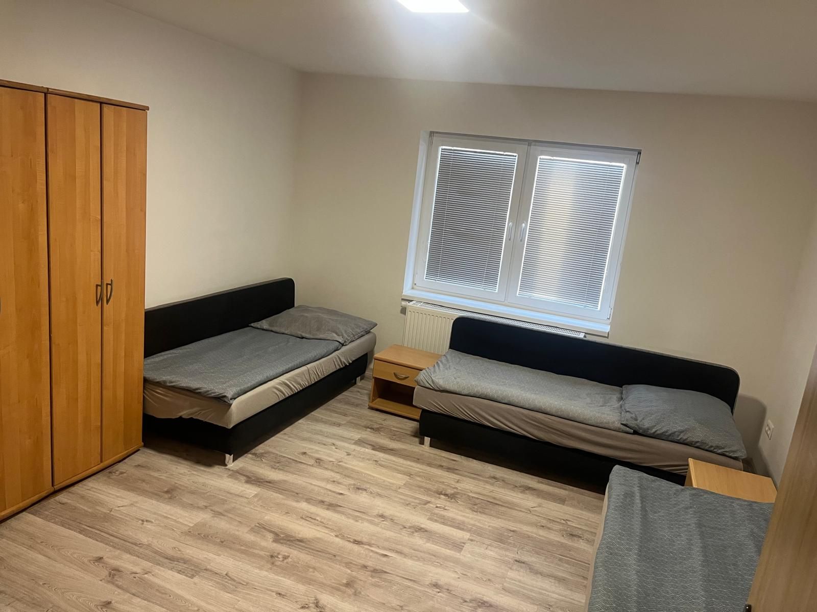 UBYTOVANIE PRE FIRMY A AGENTÚRY – ŠURANY, KOSTOLNÝ SEK – fotografia 3