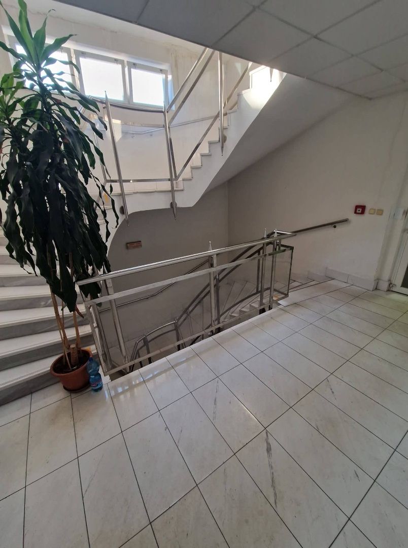 PRENÁJOM - Kancelárske priestory pri pošte v centre Komárna – fotografia 6