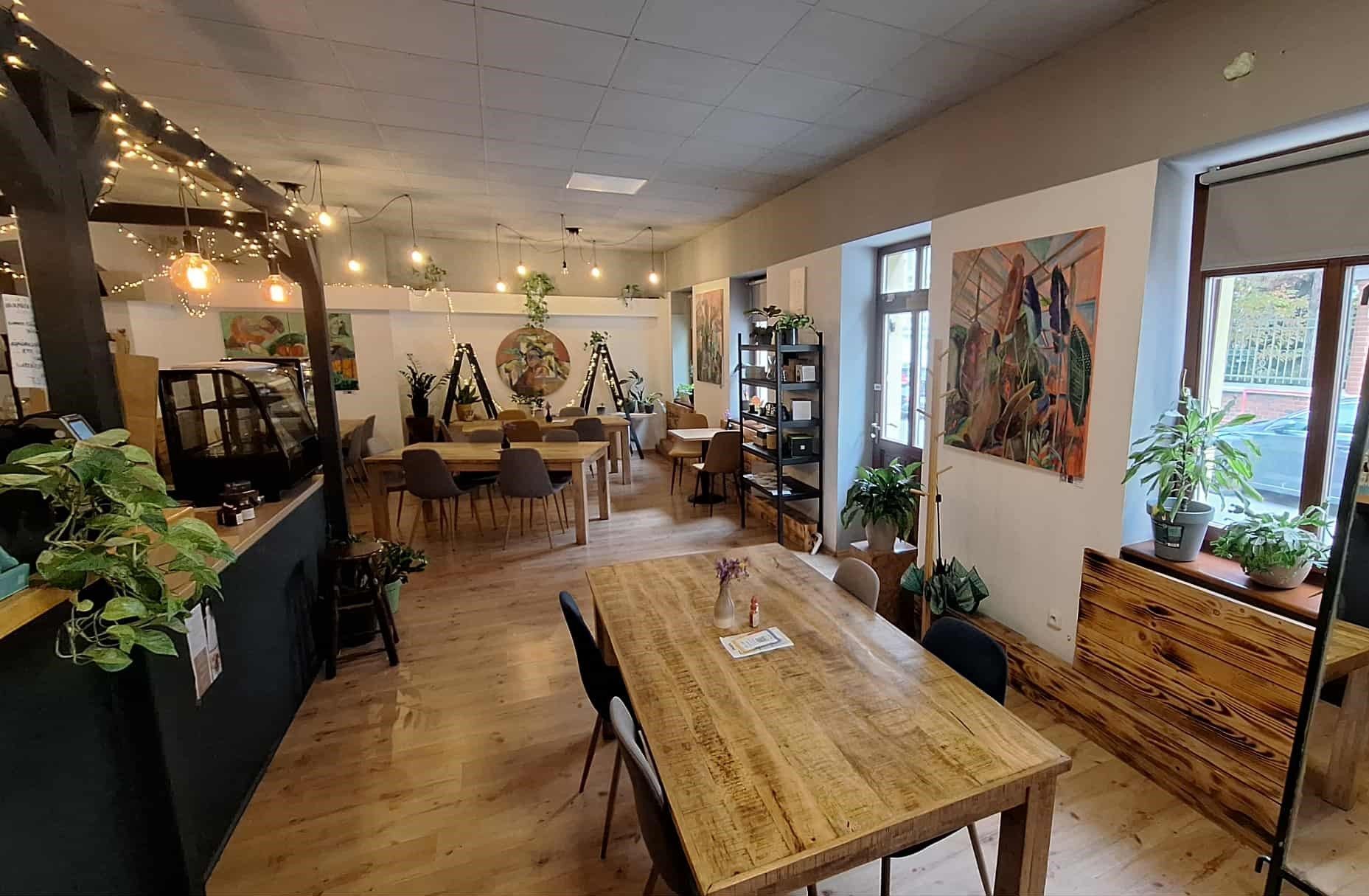 EXKLUZÍVNY PREDAJ - Objekt vhodný na podnikanie, kanceláriu, obchod, kaviareň, reštauráciu v centre Komárna DOHODA MOŽNÁ! – fotografia 3