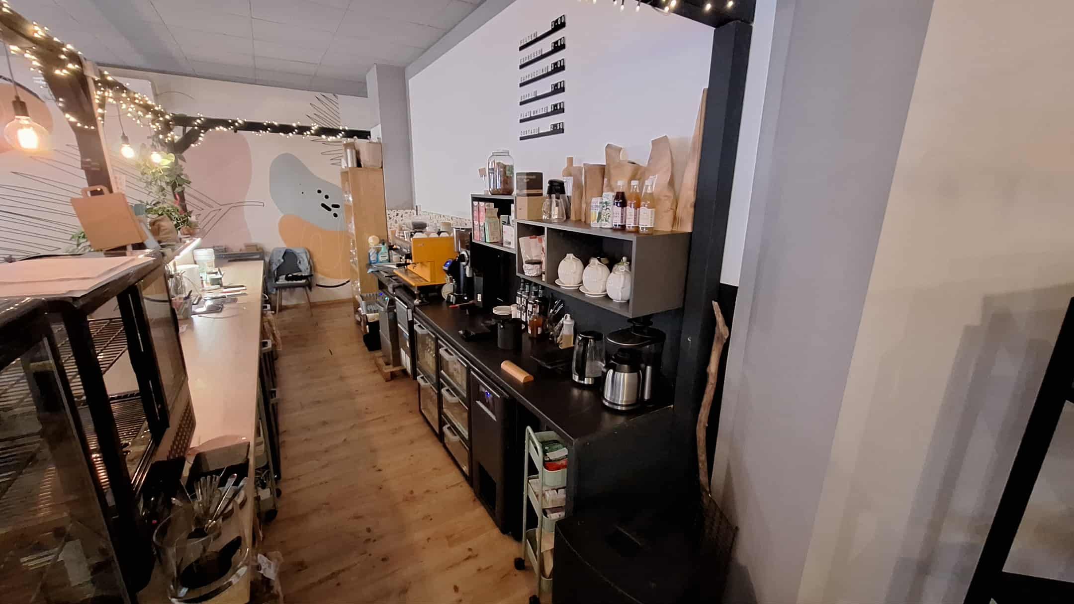 EXKLUZÍVNY PREDAJ - Objekt vhodný na podnikanie, kanceláriu, obchod, kaviareň, reštauráciu v centre Komárna DOHODA MOŽNÁ! – fotografia 5