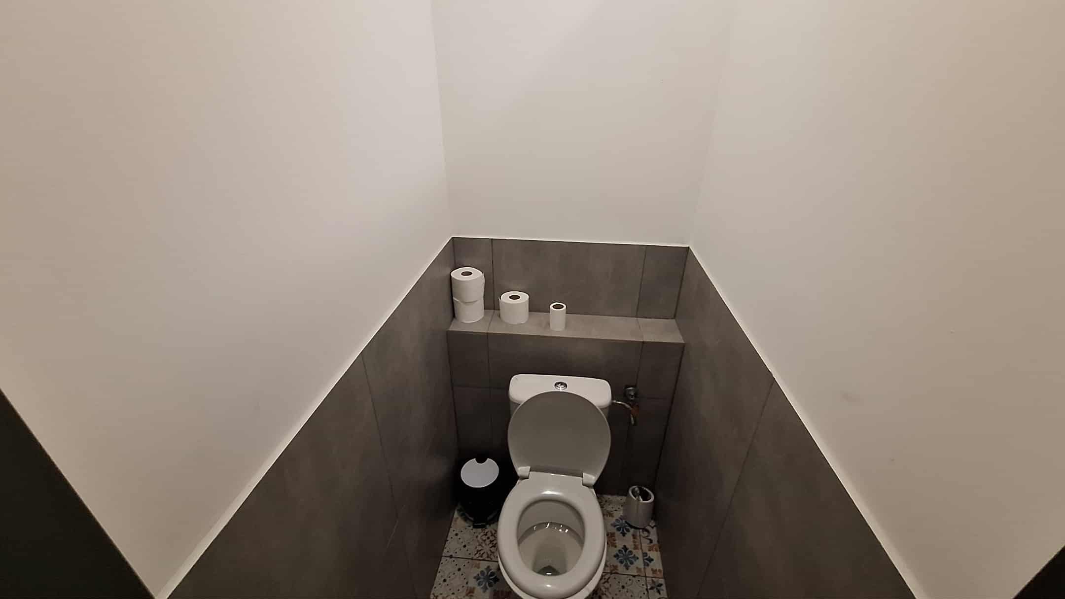 EXKLUZÍVNY PREDAJ - Objekt vhodný na podnikanie, kanceláriu, obchod, kaviareň, reštauráciu v centre Komárna DOHODA MOŽNÁ! – fotografia 9
