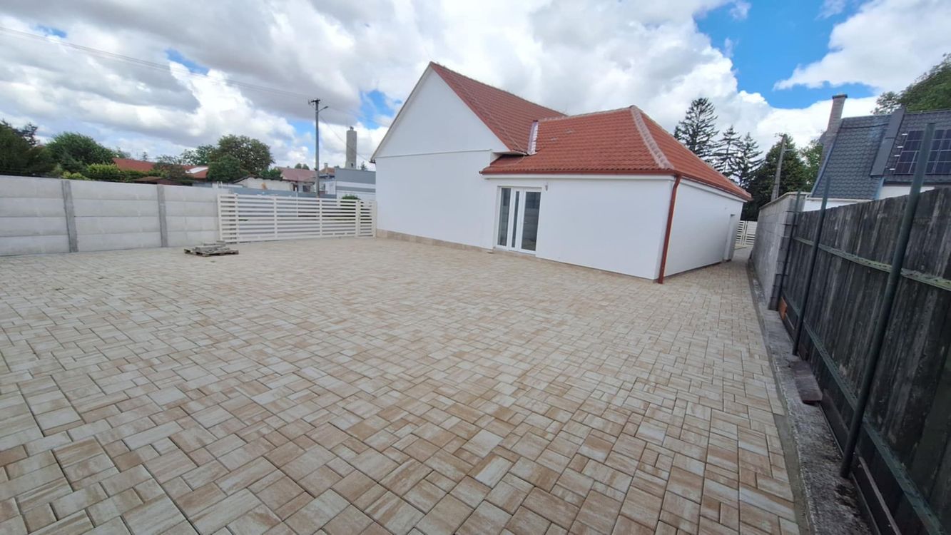 PREDAJ - Polyfunkčný objekt, ktorý sa skladá z 3 samostatných kancelárií, Nová Stráž – fotografia 1
