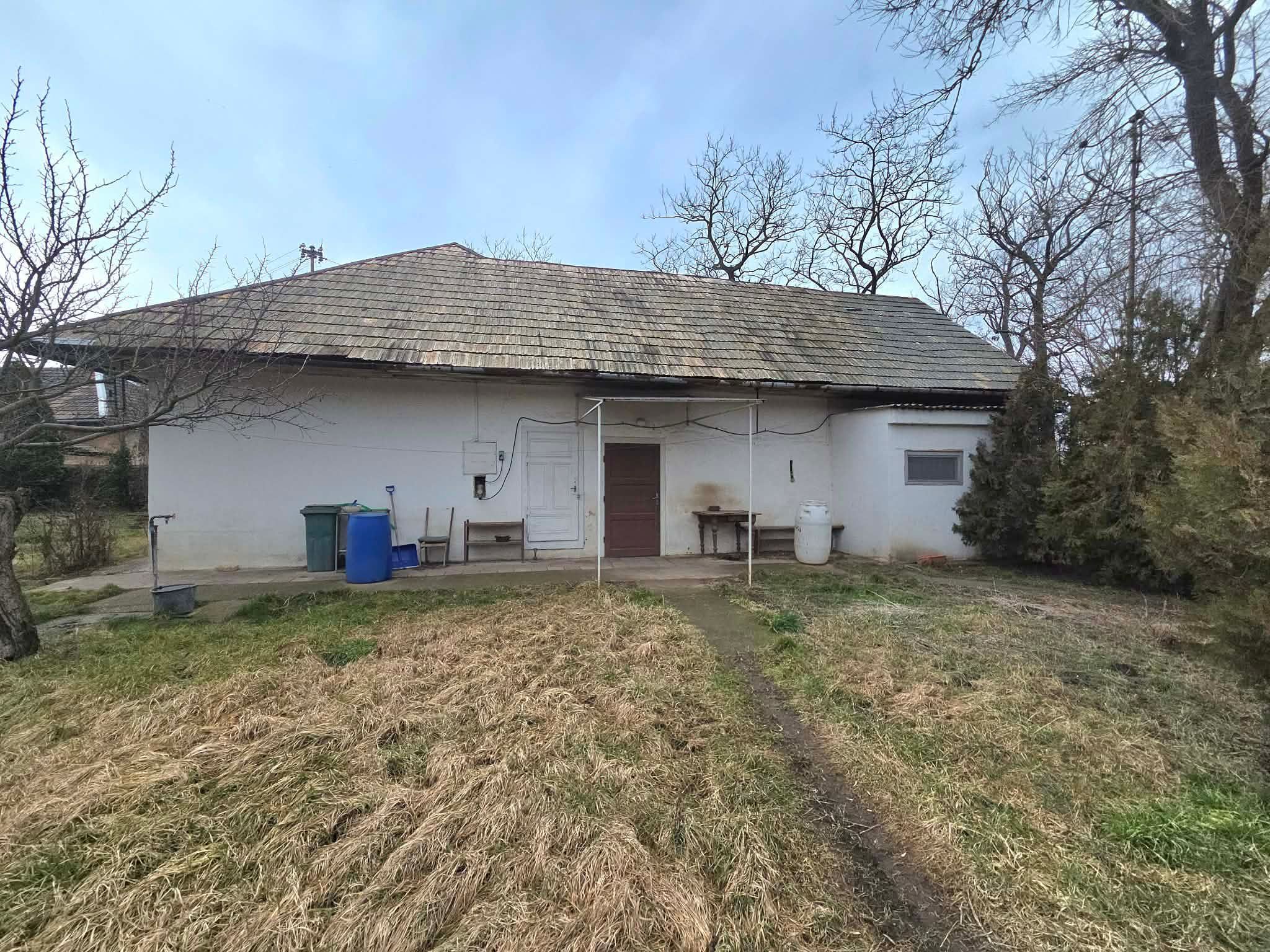 Rodinný dom s krásnym pozemkom v blízkosti mŕtveho ramena Ipľa v obci Pastovce. – fotografia 1