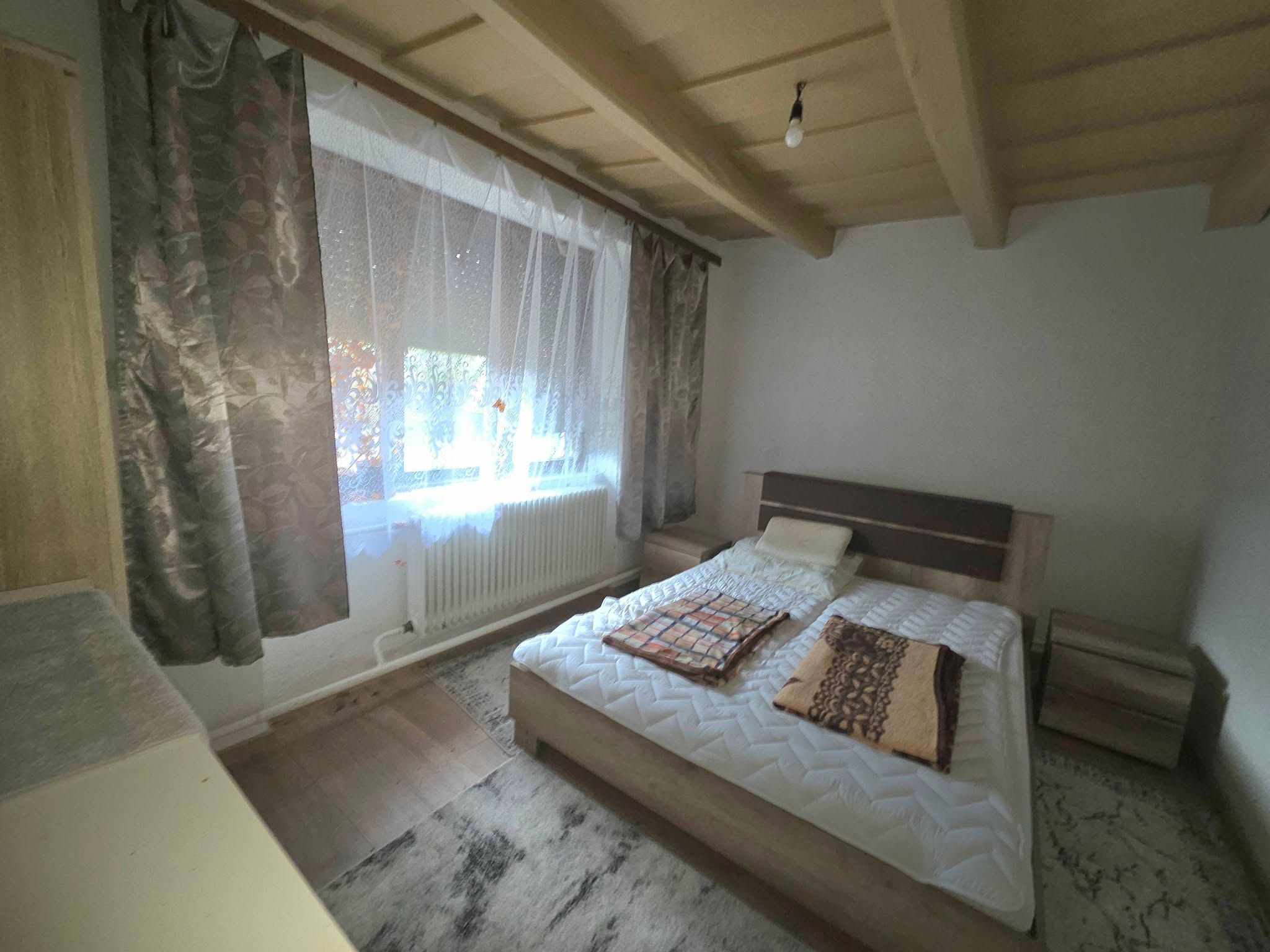 Rodinný dom s krásnym pozemkom v blízkosti mŕtveho ramena Ipľa v obci Pastovce. – fotografia 3
