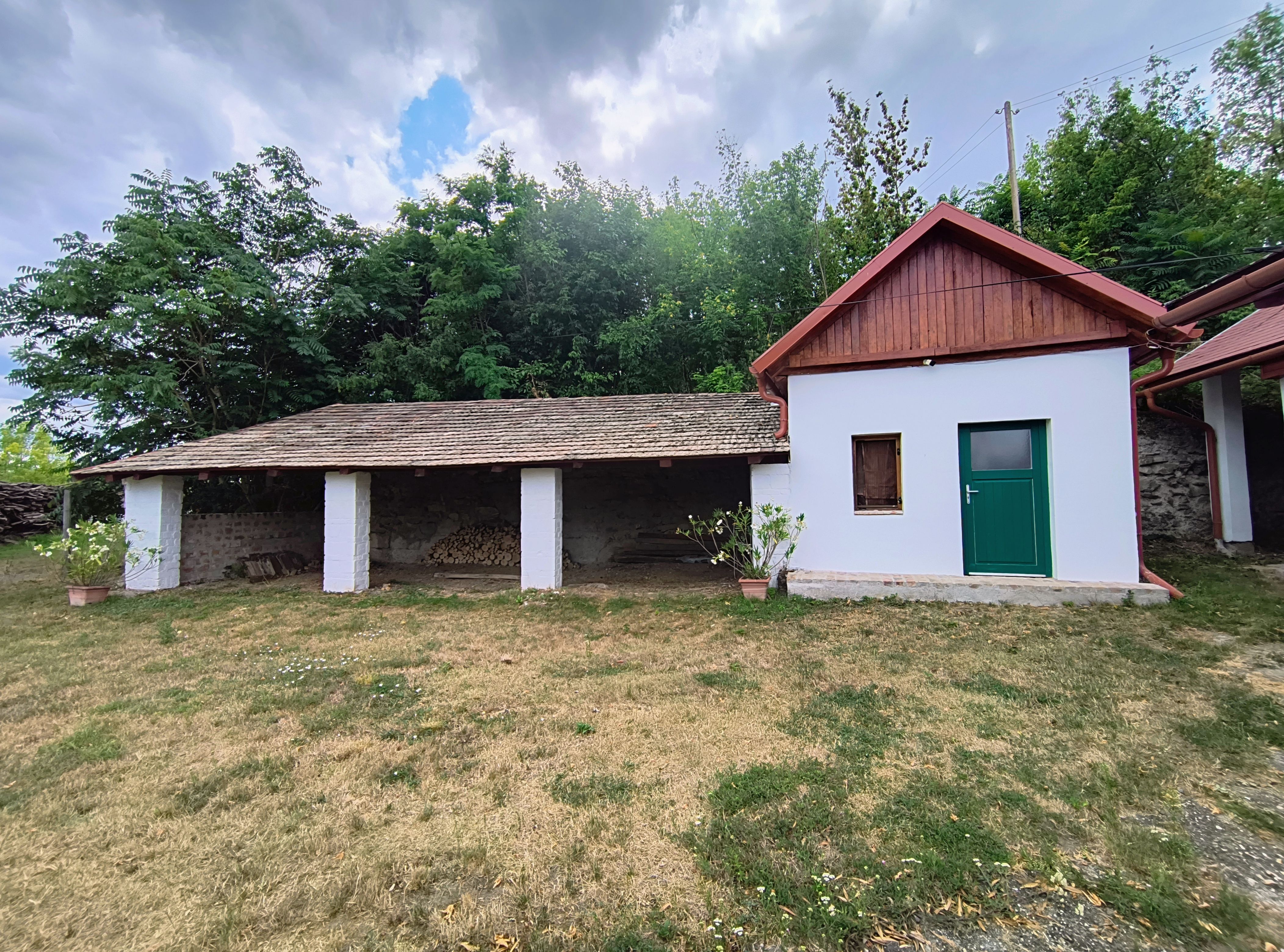 Romantický kamenný domček po kompletnej rekonštrukcii na brehu Ipľa – Pastovce – fotografia 2