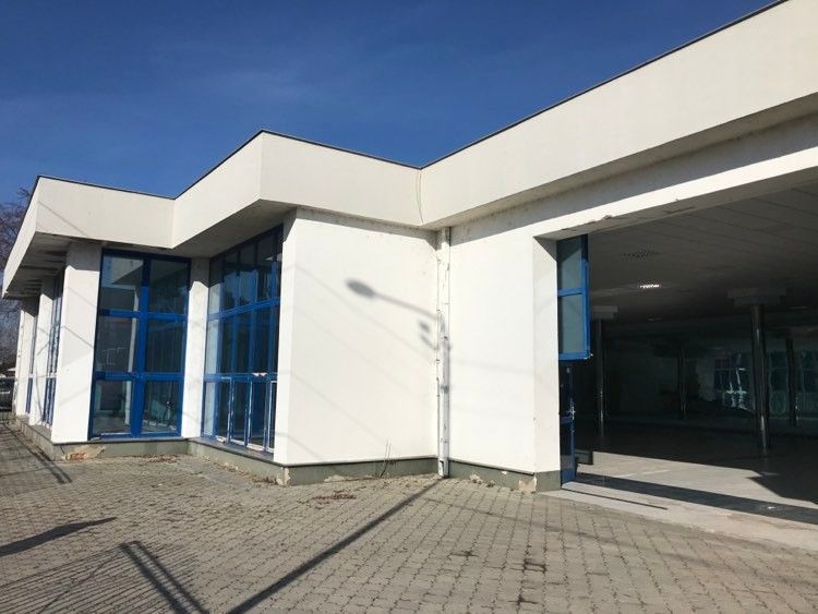 PREDAJ/PRENÁJOM - skladových - výrobných - obchodných logistických priestorov vhodné na skladovanie v Hurbanove – fotografia 1