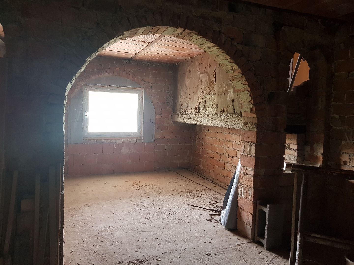 PREDAJ - veľký rozostavaný rodinný dom vhodný aj na podnikateľské účely - ubytovňa, penzión. Len 4 km od Štúrova. ODPORÚČAME. – fotografia 5