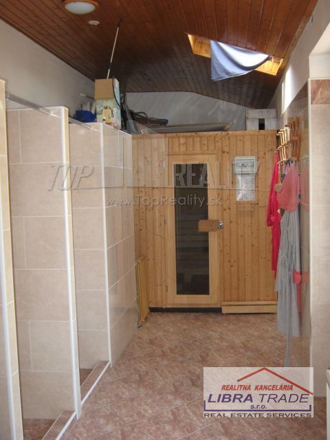 Veľký dvojgeneračný RD pri kúpelnom meste Štúrovo – fotografia 7