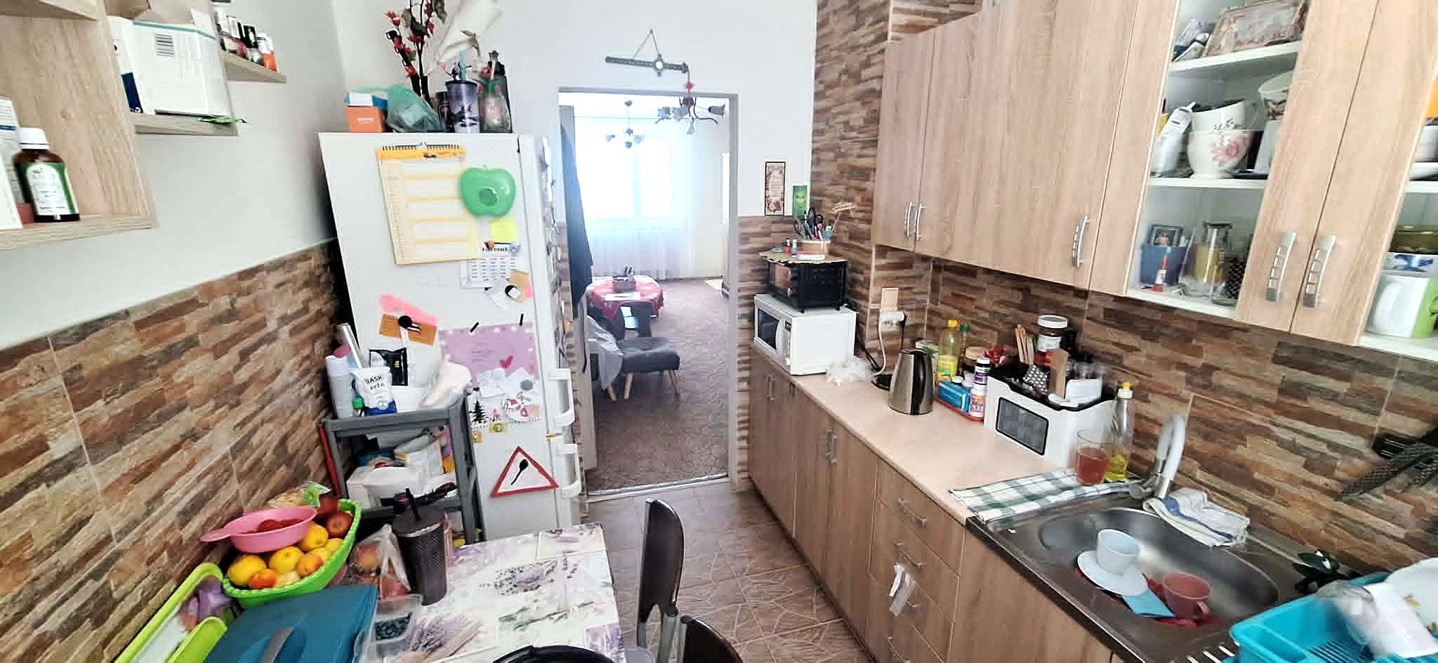 PREDAJ/VÝMENA ZA DOM - 3 izbový byt s loggiou po kompletnej rekonštrukcií na VII. sídlisku v Komárne – fotografia 4