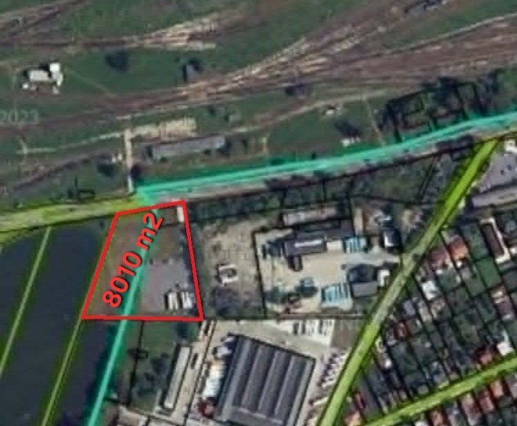 Ponúkame na predaj pozemok 8010 m2 na podnikateľské účely v Štúrove. – fotografia 1